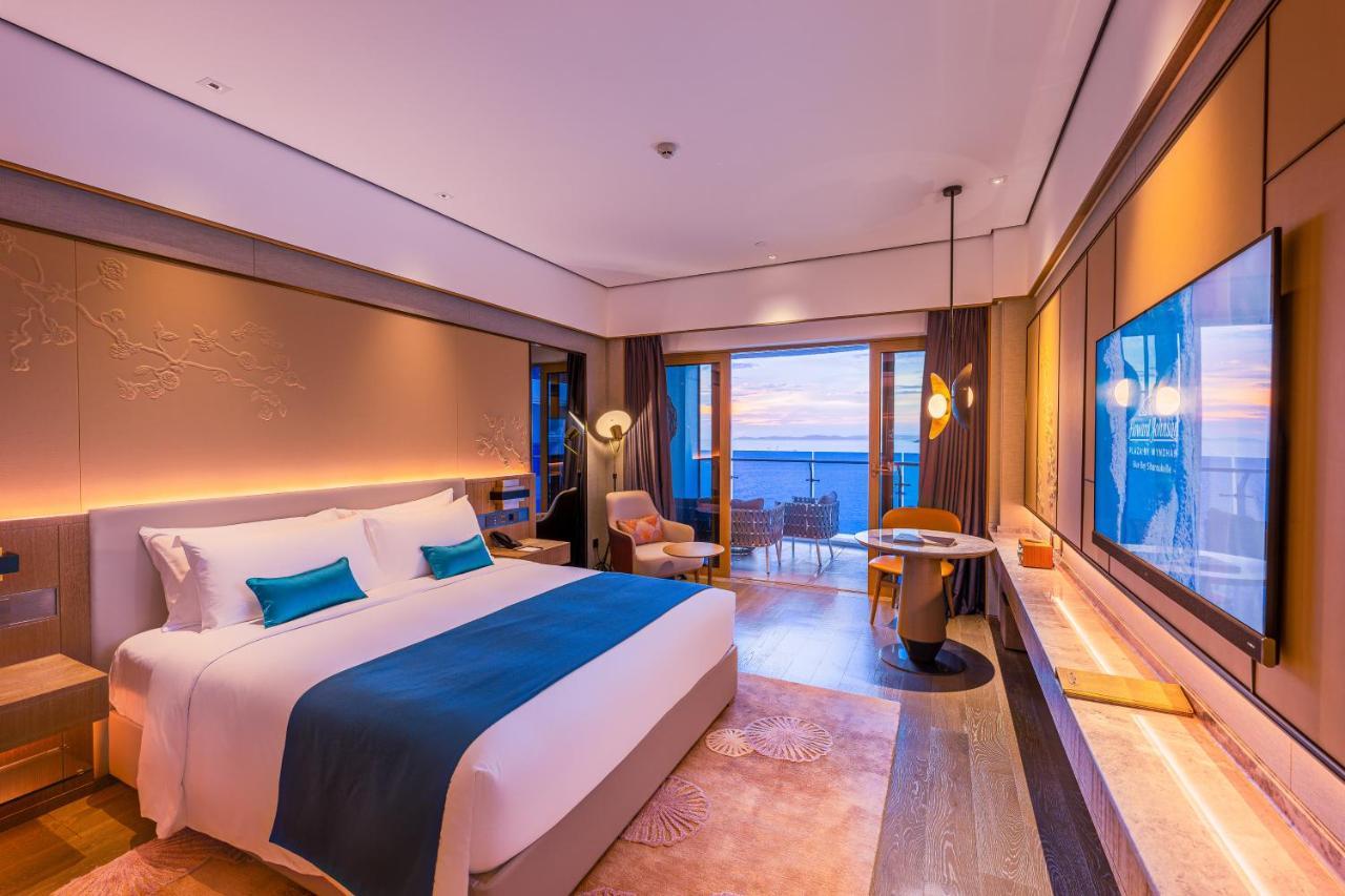 Howard Johnson Plaza By Wyndham Blue Bay Sihanoukville Exterior photo